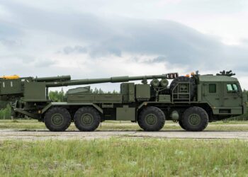 Rusya, yeni kundağı motorlu obüs 2S43 Malva’yı tanıttı