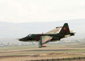 Azerbaycan Ordusu Ermenistan’a ait Su-25 savaş uçağını düşürdü