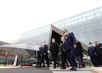 Milli Savunma Bakanı Hulusi Akar ve TSK komuta kademesi TUSAŞ’ı ziyaret etti