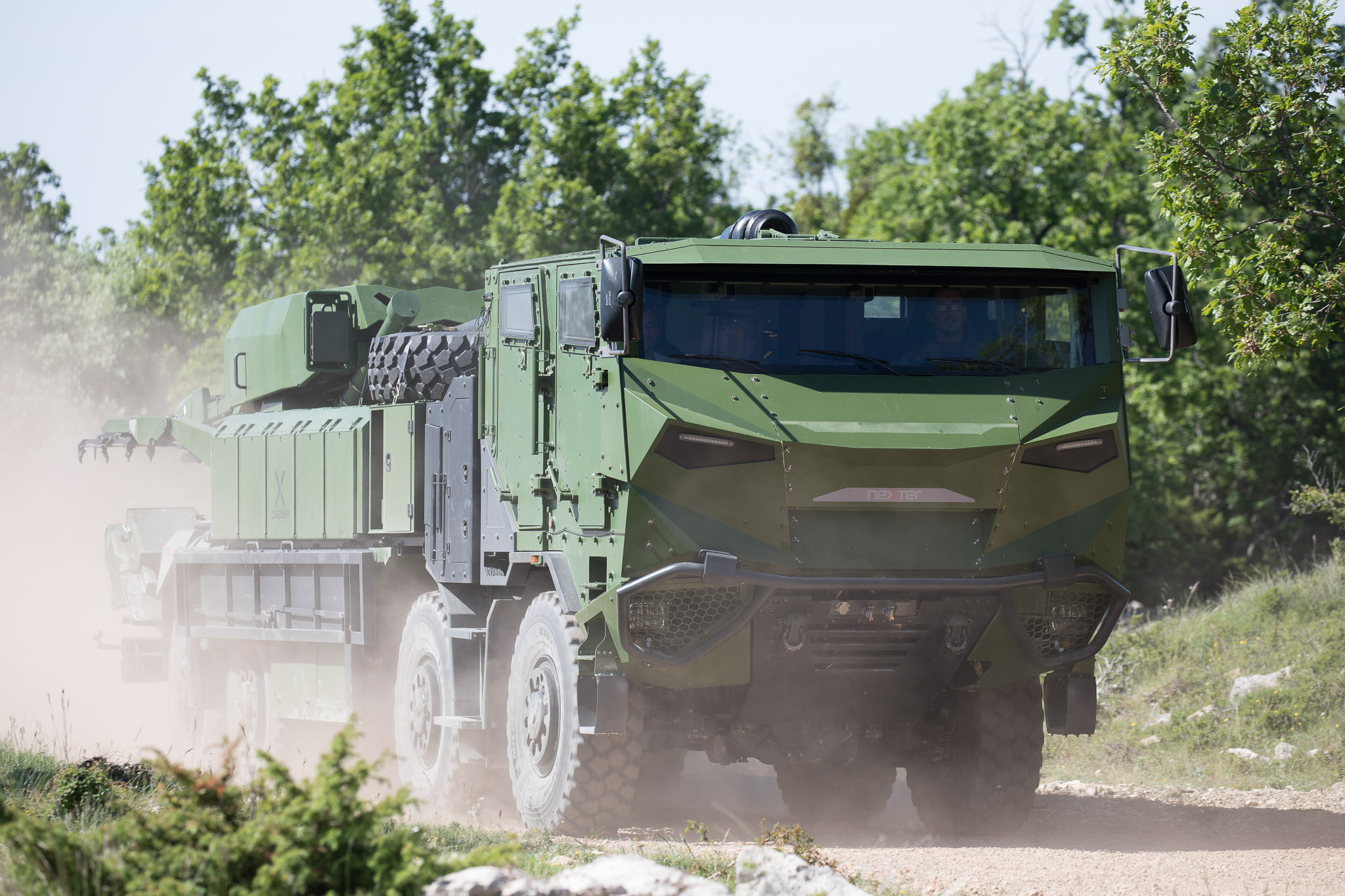 8x8 kundağı motorlu obüs