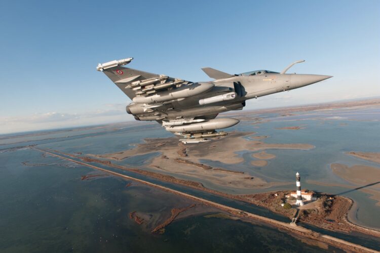 Yunanistan’a teslim edilecek 12 adet Rafale savaş uçağı F3R standardında olacak