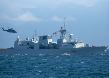 Kanada Donanmasında bir asker denize düşerek kayboldu