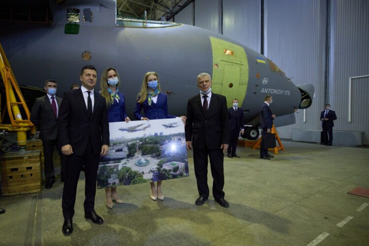 Ukrayna Savunma Bakanlığından Antonov An-178 nakliye uçağı siparişi