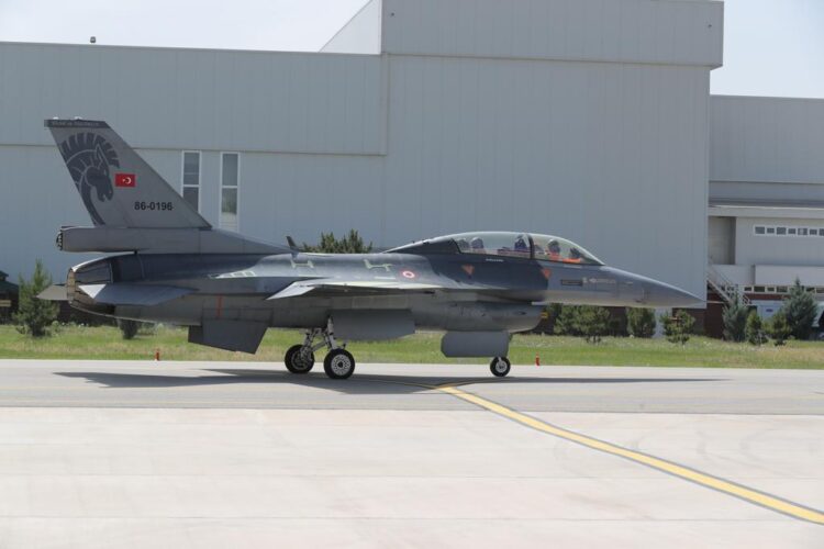 F-16 Blok 30 savaş uçaklarının yapısal iyileştirmeleri devam ediyor