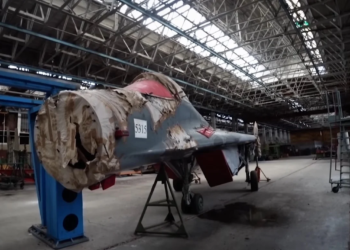 Rus blogcular Moskova’daki eski MiG-29 savaş uçağı fabrikasına gizlice girdi