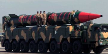 Pakistan orta menzilli Shaheen-III satıhtan satha balistik füzesi