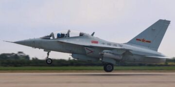 JL-10 Çin eğitim uçağı