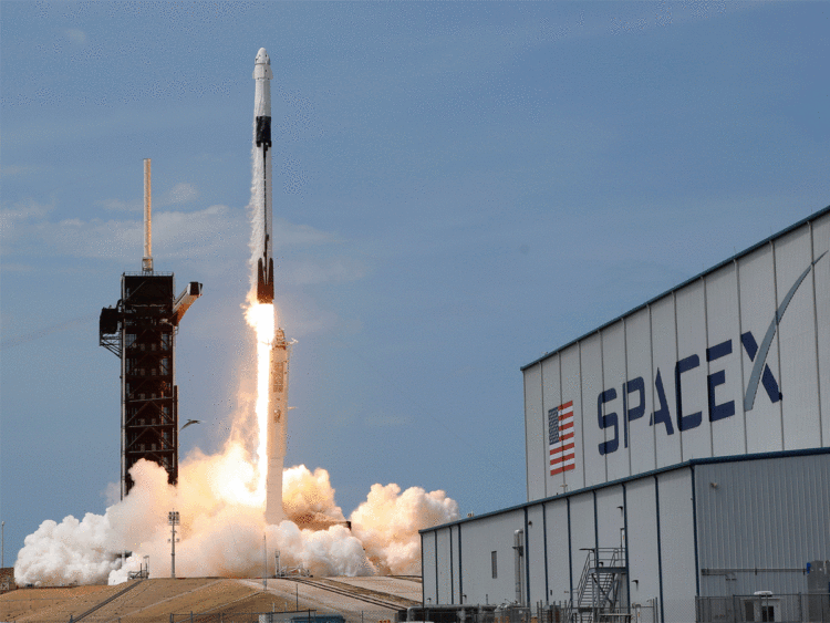 SpaceX 150 milyon dolarlık uydu fırlatma sözleşmesi kazandı