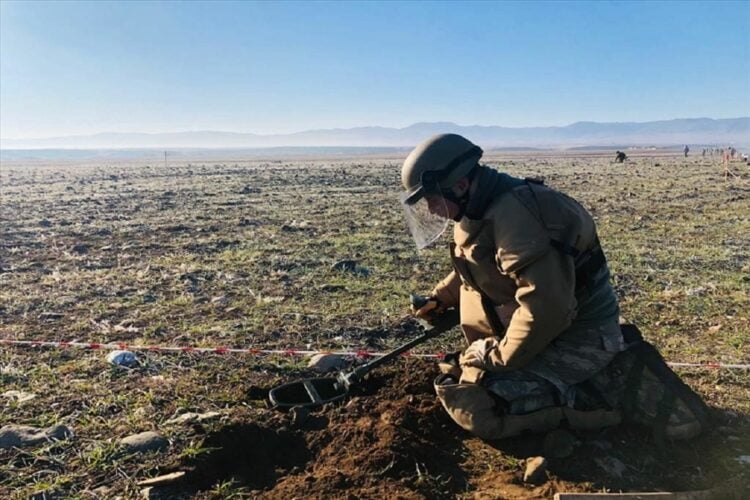 TSK Karabağ’da mayın temizleme faaliyetlerine devam ediyor
