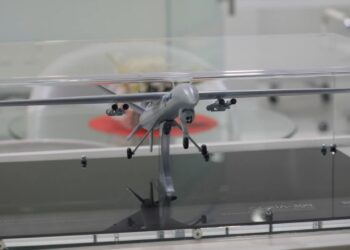 Ukrayna’nın yerli Sokil-300 İHA’sı IDEX-2021’de sergilendi