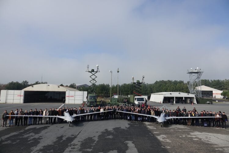 Azerbaycanlı askerler, SİHA Operatörlüğü eğitimlerini başarıyla tamamladı