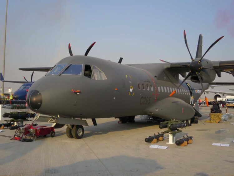 Airbus C295’in silahlı versiyonu ROKETSAN’ın TEBER-82 bombası ile uçtu