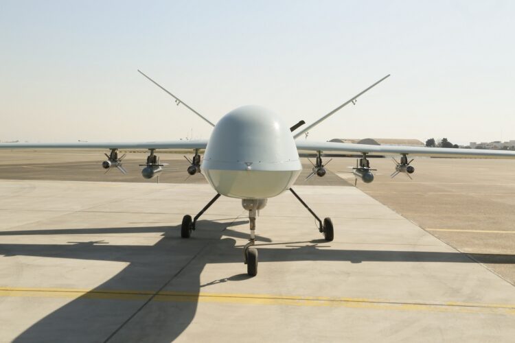 İran ordusunun yerli uzun menzilli Kaman-22 SİHA’sı tanıtıldı