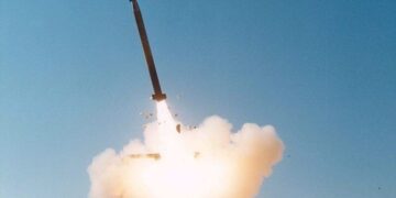 MLRS roketatar sistemi - ABD