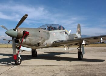 Venezuela’da kanopisi açılan T-27 Tucano eğitim uçağı acil iniş yaptı