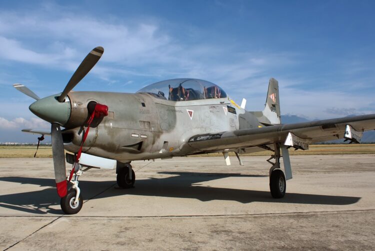 Venezuela’da kanopisi açılan T-27 Tucano eğitim uçağı acil iniş yaptı
