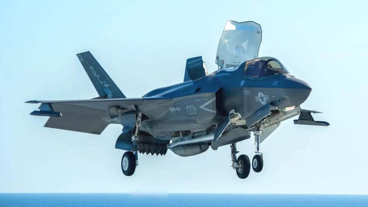 F-35B savaş uçağı hatalı mühimmat nedeniyle hasar gördü