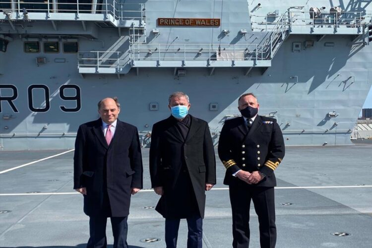 Bakan Hulusi Akar’dan HMS Prince of Wales uçak gemisine ziyaret