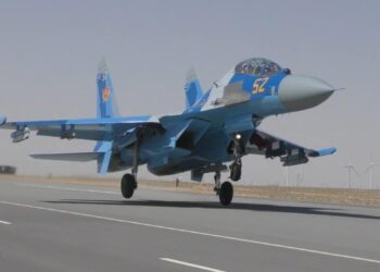 Kazakistan Hava Kuvvetlerine ait Su-30SM savaş uçağı düştü