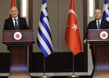 Bakan Çavuşoğlu, Yunan mevkidaşı Dendias ile ortak basın toplantısı düzenledi