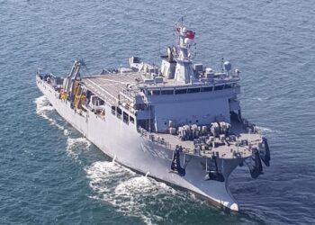 TCG ALEMDAR ile Alman U-23 denizaltısının 20 mm topu su üstüne çıkarıldı