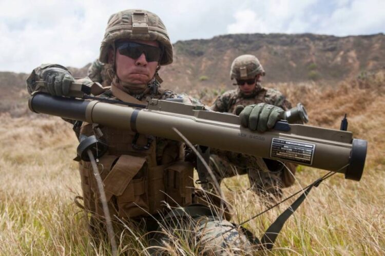 Tayland Kraliyet Deniz Piyadelerine M72 Mk1 Law tanksavarı teslim edildi