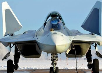 Rusya, Su-57 savaş uçağının iki kişilik ihracat versiyonunu geliştirecek