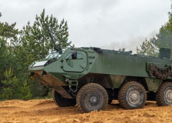 Letonya Silahlı Kuvvetleri Patria 6×6 zırhlı aracını test etti