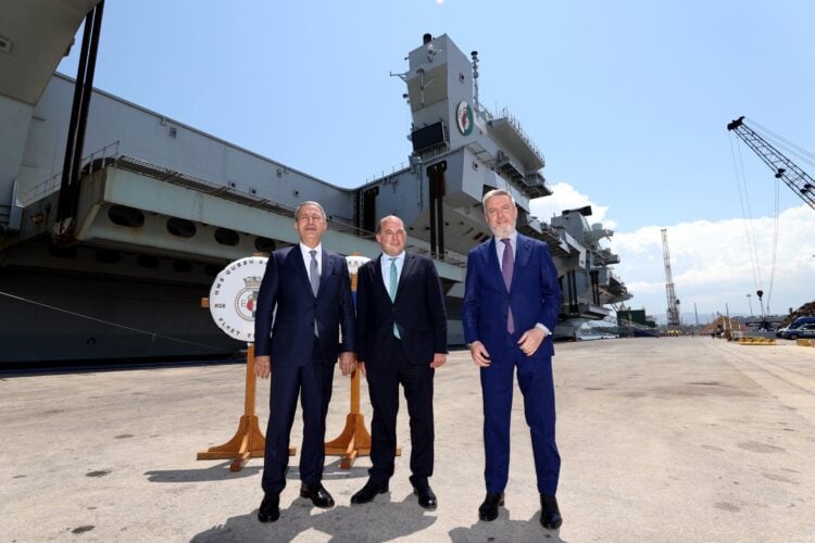 Türkiye, İtalya ve İngiltere savunma bakanlarından HMS Queen Elizabeth’te üçlü toplantı