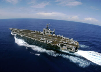 USS Carl Vinson uçak gemisine F-35C ve CMV-22B konuşlandırıldı