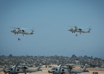 Hindistan Donanması ilk iki MH-60R deniz helikopterini teslim aldı