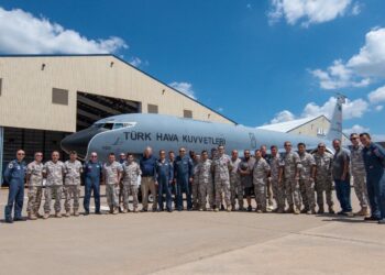 Modernize edilen ilk KC-135R Blok 45 tanker uçağı teslim alındı