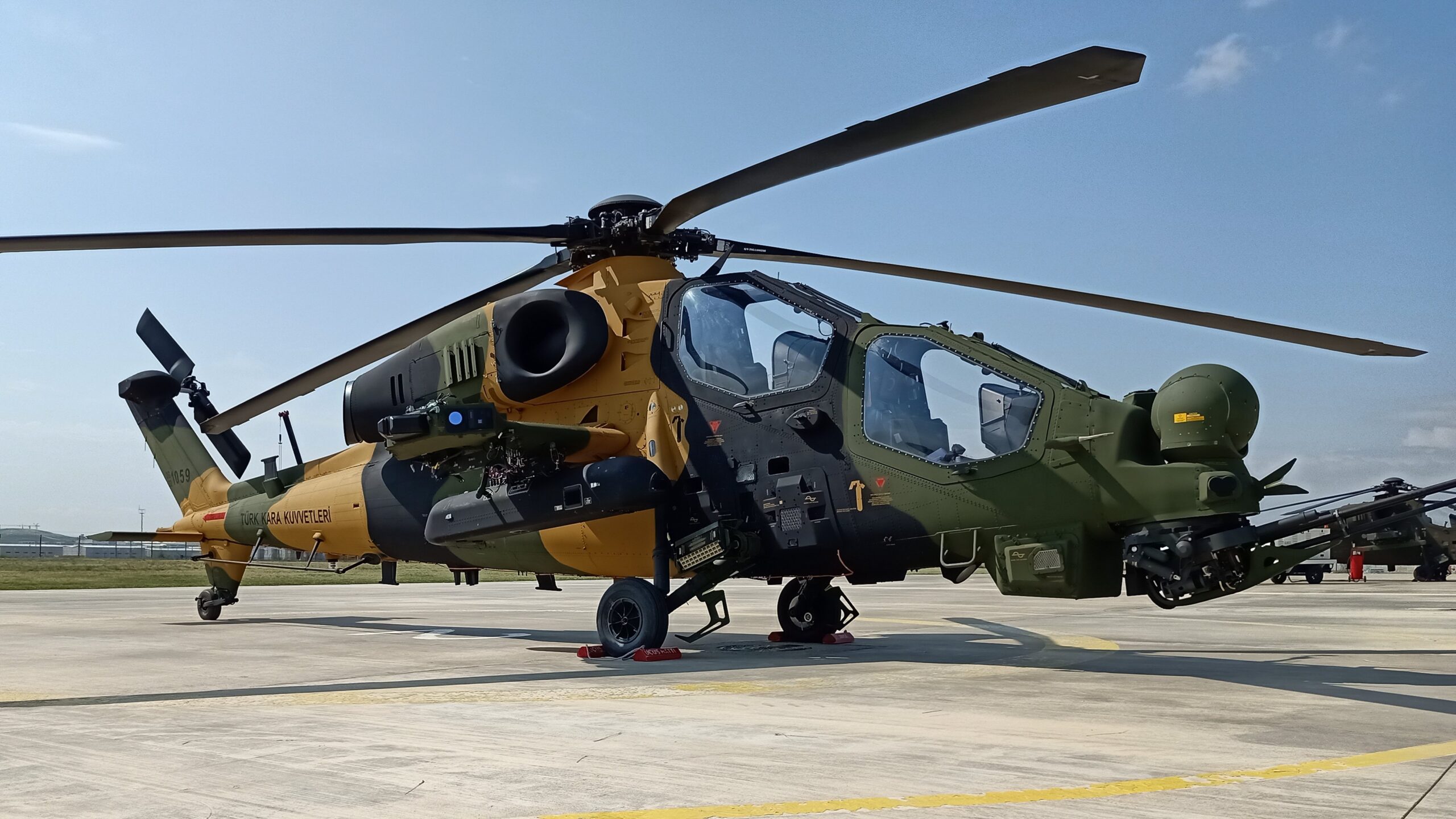 TSK ya Mill IFF Ve F ze kaz Sistemli ATAK Helikopteri Teslimat 