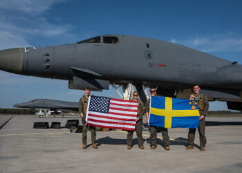 B-1B Lancer bombardıman uçakları İsveç’e iniş yaptı