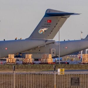 Güney Afrika’ya yardım malzemesi taşıyan TSK’ya ait A400M’ler askeri teçhizatla döndü