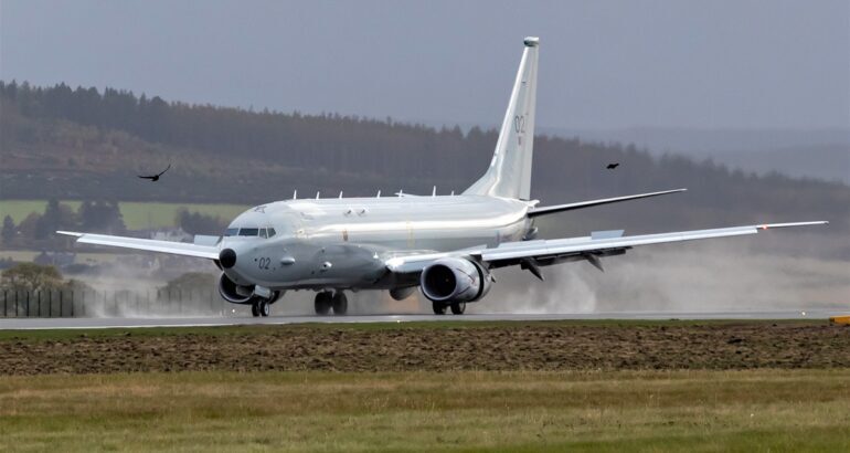 Birleşik Krallık Kraliyet Hava Kuvvetleri’nin ilk üç P-8A Poseidon uçakları Lossiemouth konuşlandı