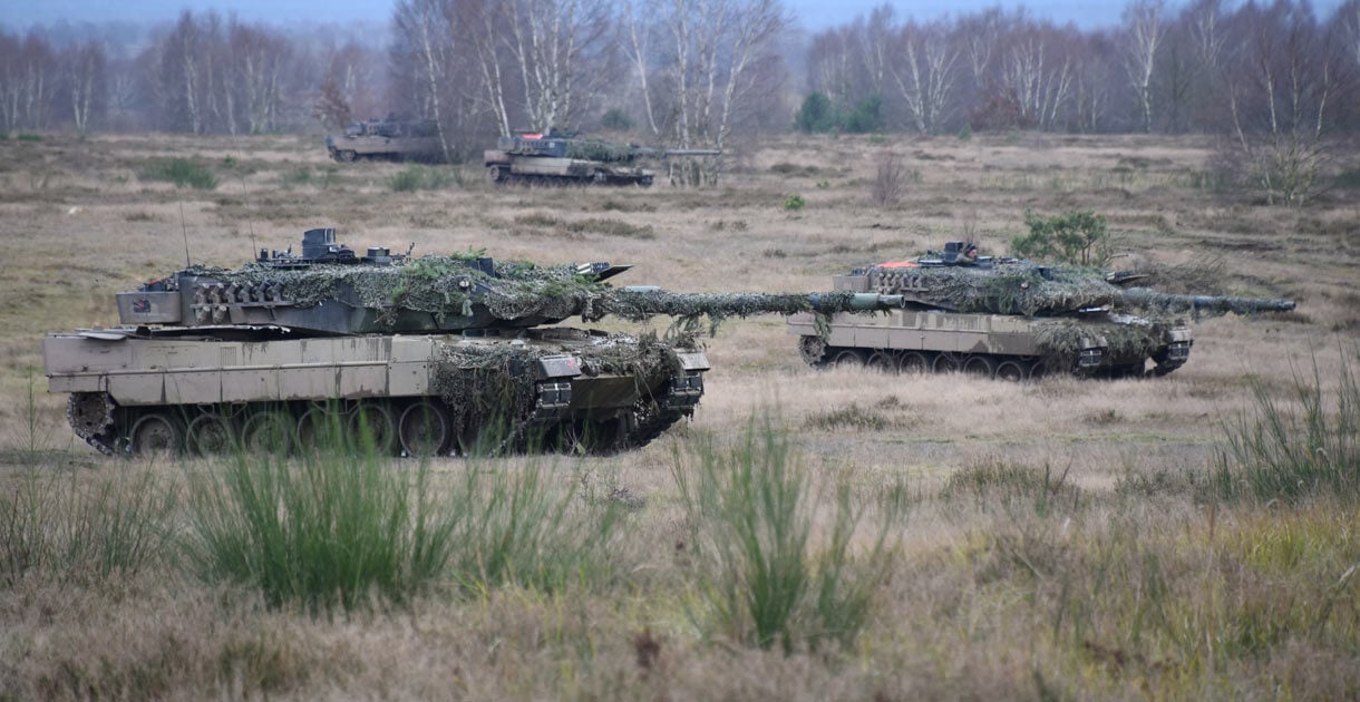 Alman Ordusunun yeni tank taburu ilk Leopard 2A6 tanklarını teslim aldı