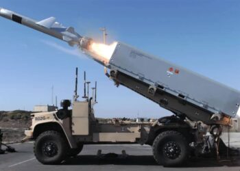 ROGUE Fires insansız kara aracından NSM gemisavar füze atışı yapıldı