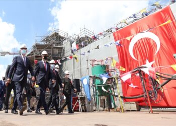 Bakan Akar ve TSK Komuta Kademesi, ANADOLU LHD’de incelemelerde bulundu