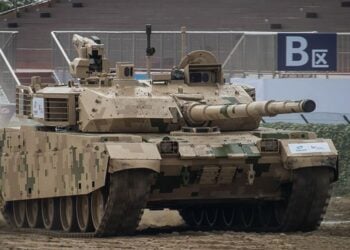 VT4 ana muharebe tankı Pakistan Ordusunda hizmete girdi