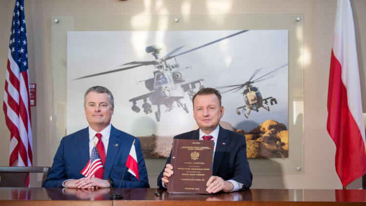 Polonya’dan AH-64E Apache helikopteri tedariki için anlaşma