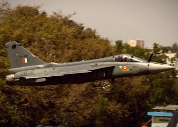 Hindistan’dan ek Tejas savaş uçağı tedariki