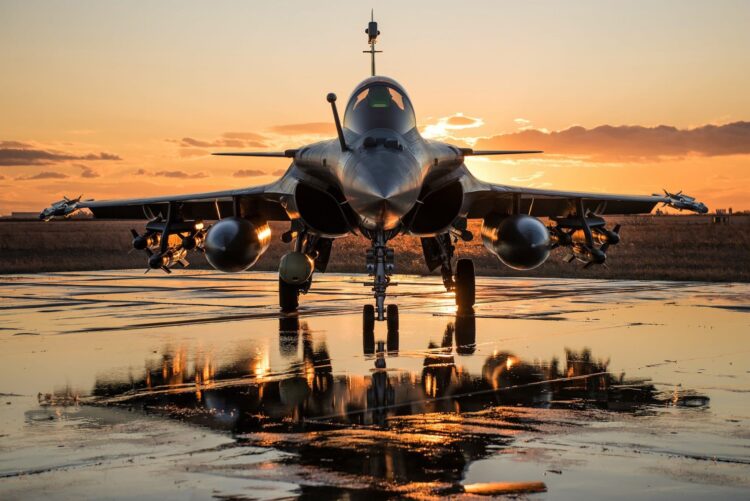 Kazakistan’ın Rafale savaş uçağı ile ilgilendiği iddiası