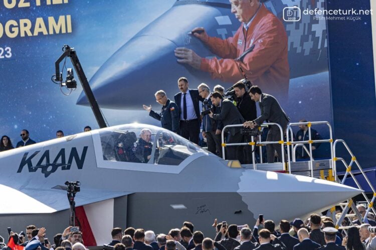 Cumhurbaşkanı Erdoğan yerli uçak motoru için 2028 yılını işaret etti