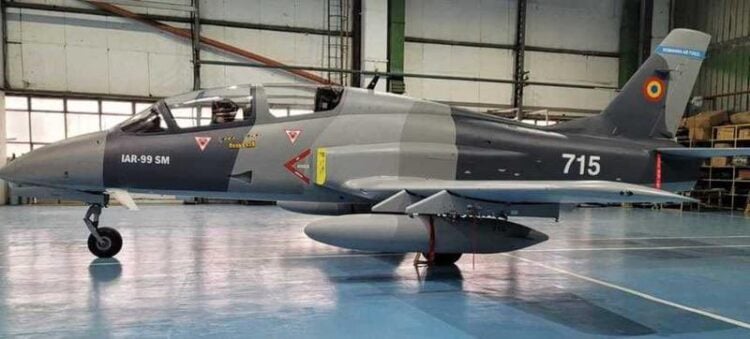 Romanya’nın yeni IAR 99 SM eğitim uçağı fabrikadan çıktı