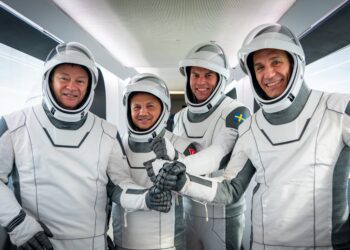 İlk astronotumuzun yer aldığı fırlatma ertelendi