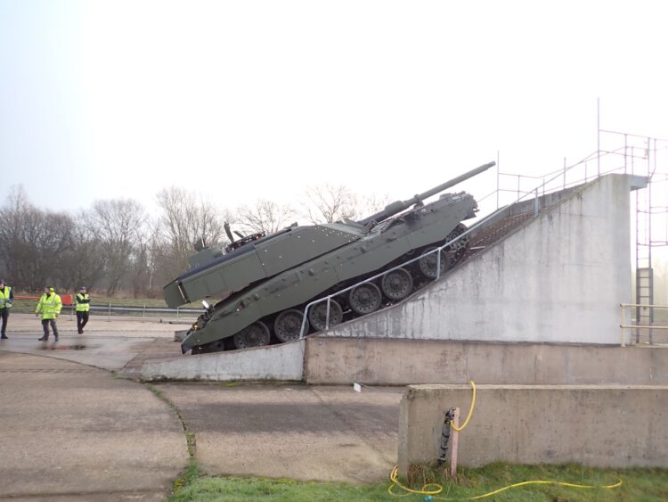 Challenger 3 tankı Almanya’da test ediliyor