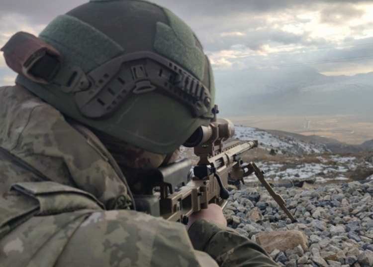 Mehmetçik yerli keskin nişancı tüfeği KN-12 ile eğitimde! | DefenceTurk
