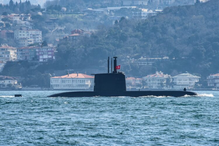 Türk Donanması’nın denizaltıları milli sistemlerle güçleniyor