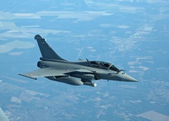 Fransa Rafale savaş uçakları için yeni sistemleri test ediyor